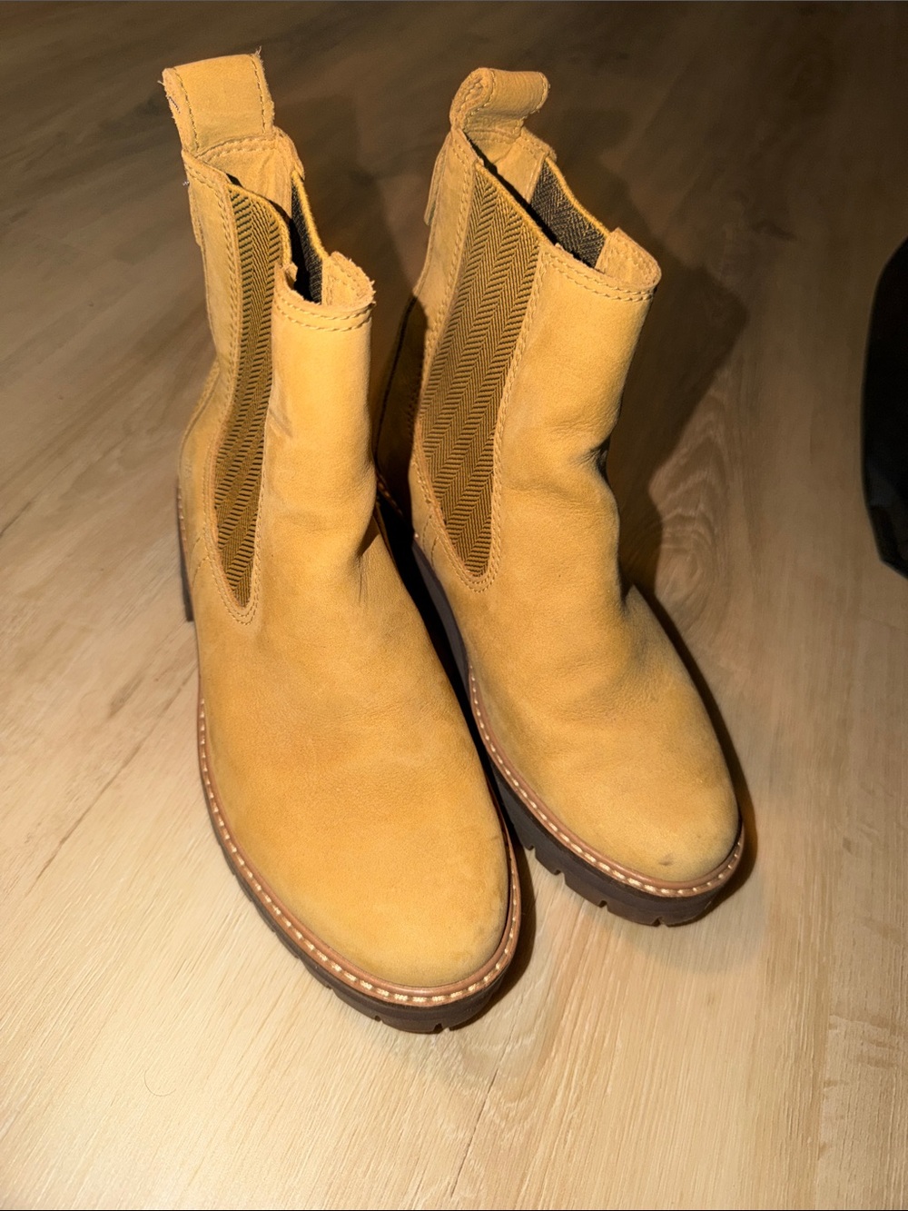 Timberland Women’s Suede Chelsea Boots